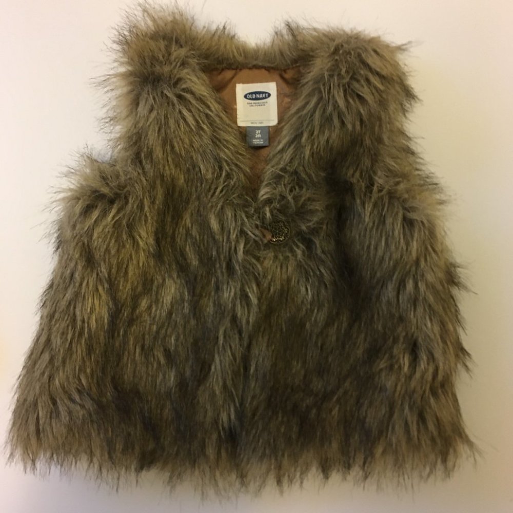 Old Navy 2T faux fur vest